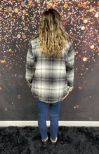 Load image into Gallery viewer, Flannel plaid shacket