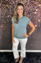 Load image into Gallery viewer, White Blakeley urban distressed cropped jeans