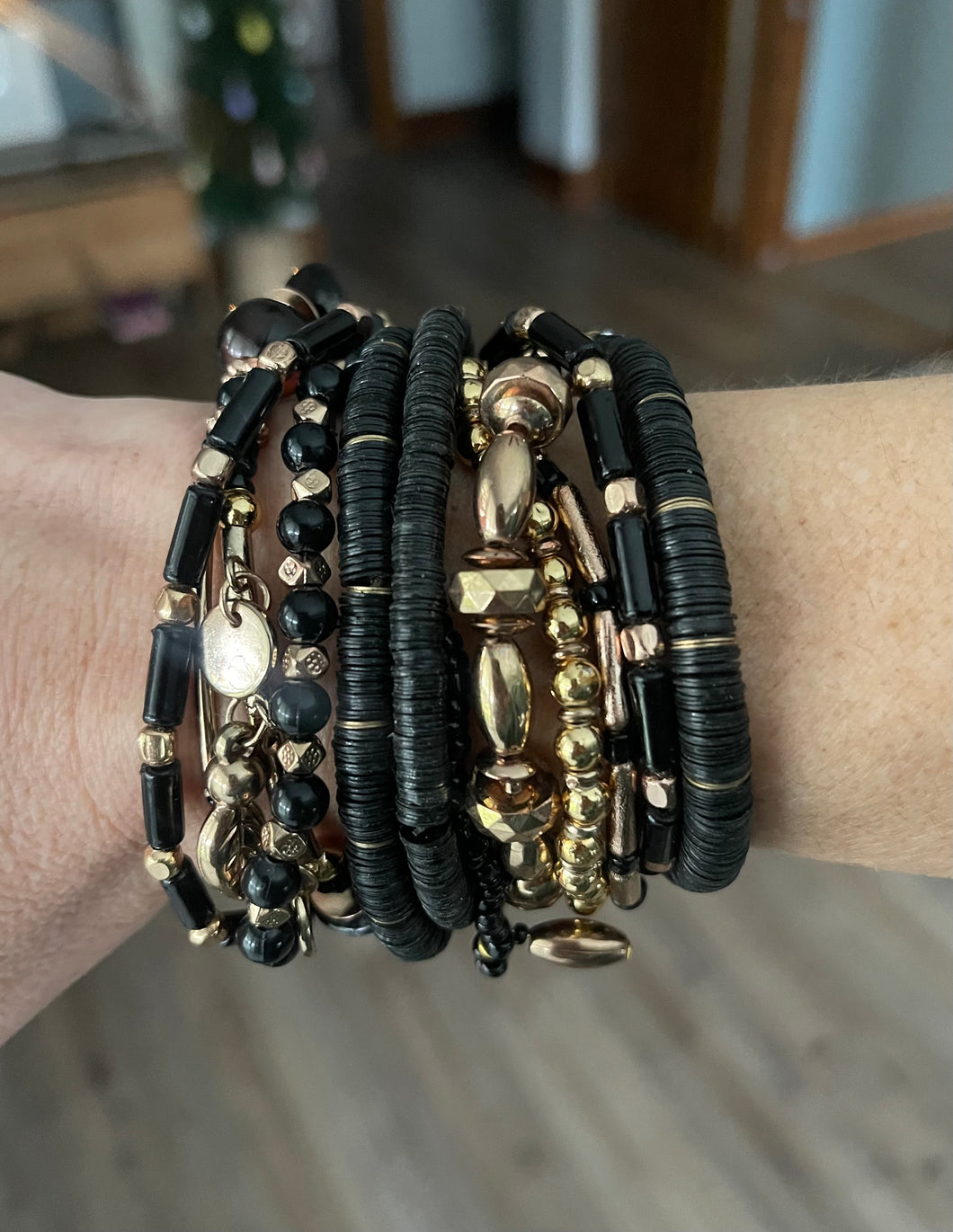 Black and gold 11 piece bracelet set