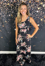 Load image into Gallery viewer, Black floral dress w/pockets