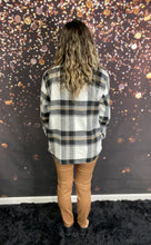 Load image into Gallery viewer, Black plaid shacket