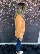 Load image into Gallery viewer, Light orange acid wash sweatshirt w/pockets