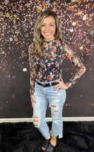 Load image into Gallery viewer, Light blue cropped high rise distressed jeans