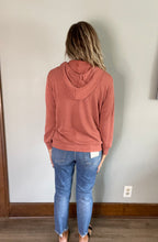 Load image into Gallery viewer, Rust ribbed hoodie